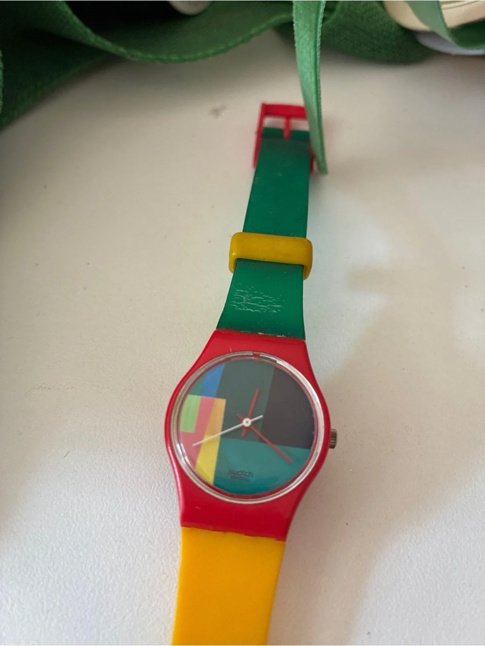 Colorblock Silicone Smartwatch - Green, Red & Yellow